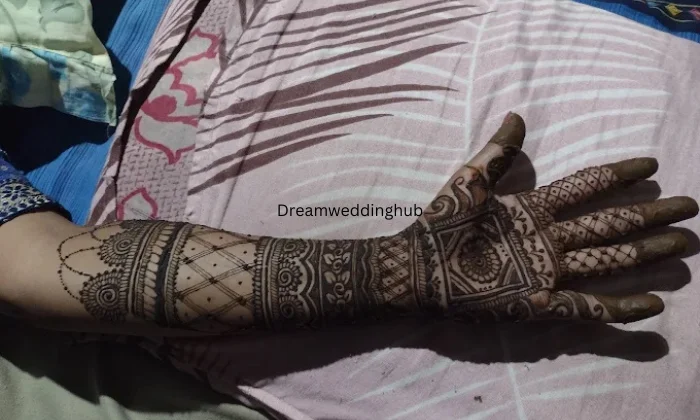 Geeta Arabic  bridal mehndi artist
